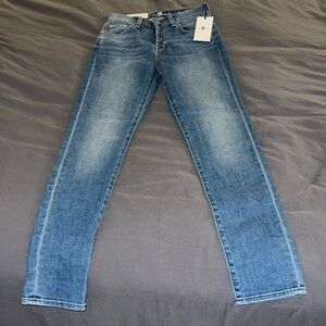 7 For All Mankind
Josefina Feminine Boyfriend Jean
Size 23
